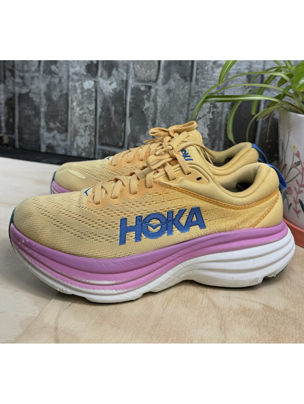 HOKA One One Bondi 8 Women’s Yellow/Pink/Blue Low Top Lace-Up Mesh 7.5B